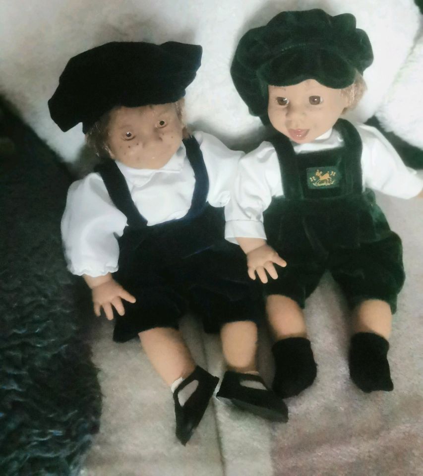 Zwei süße Puppen Jungen in Elsdorf