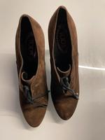 Tod’s Wildleder Pumps Plateau Stiefeletten 41 braun neu Hessen - Kaufungen Vorschau