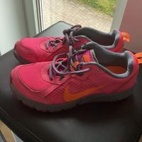 Nike Sportschuhe/Sneakers Gr 37,5 Rheinland-Pfalz - Klingenmünster Vorschau