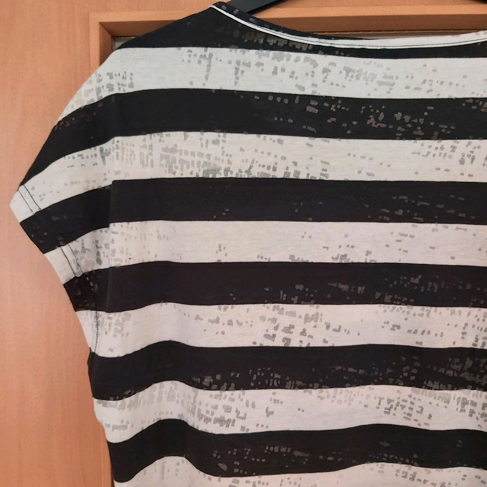 Shirt von Vero Moda - Größe M - Schwarz/Weiß - Guter Zustand in Uhldingen-Mühlhofen