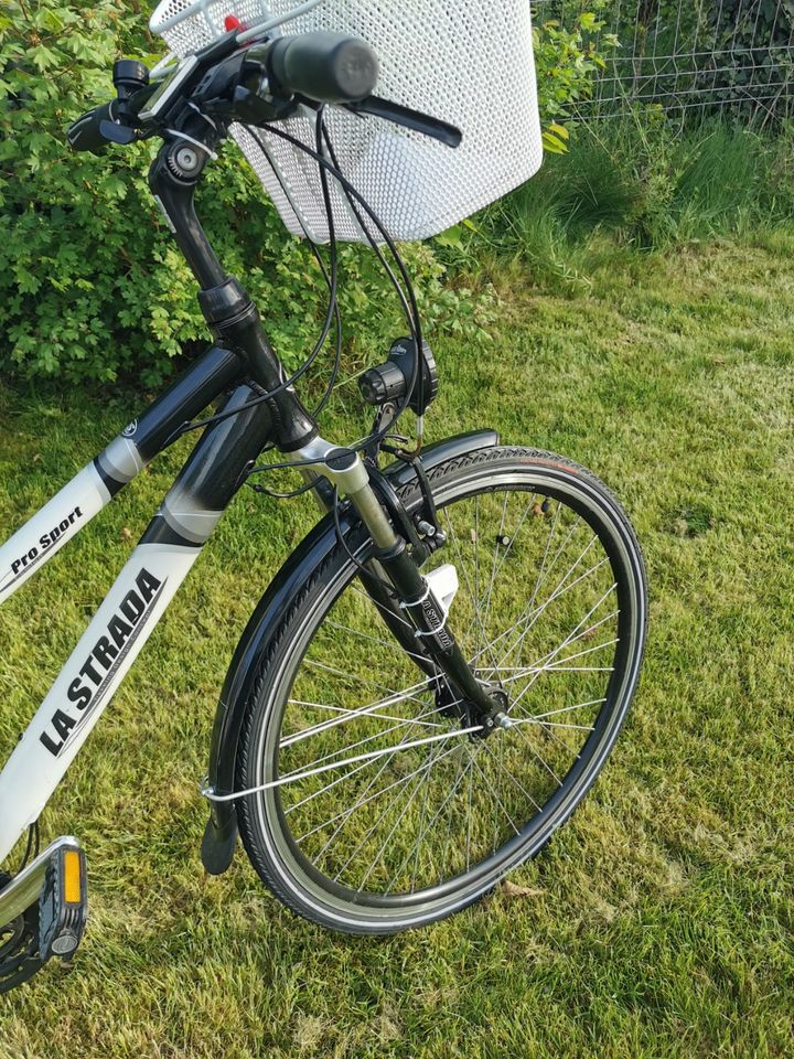 Damenrad 28Zoll, 24 Gang Shimano-Schaltung in Erftstadt