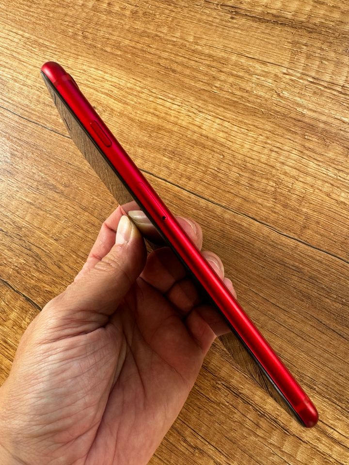 iPhone 8plus red 64GB in Wittgensdorf