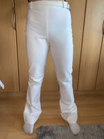 Prada edle weiße Sommerhose m. Gürtel Gr. it 42 (E8) Hessen - Oberursel (Taunus) Vorschau