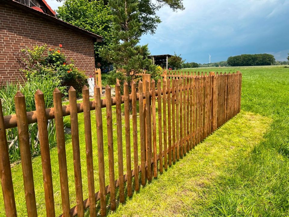 Pfähle Halbriegel Rundhölzer Weidezäune Gartenzäune uvm. - SALE in Lennestadt