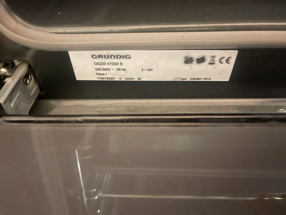 Grundig Einbau Backofen in Kaarst