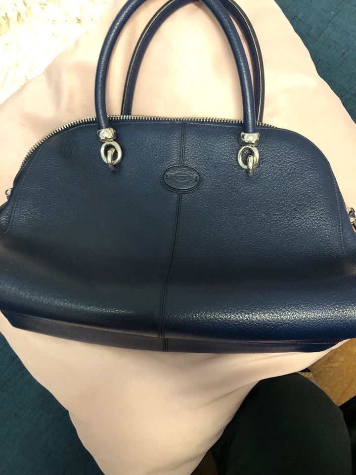 Tod‘s Handtasche blau in Regensburg