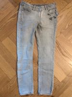 Jeans Katzenbestickung hellgrau 122 Baden-Württemberg - Konstanz Vorschau