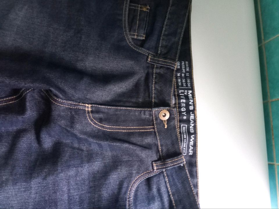 Hosenpaket Herren Jeans blau/ schwarz Größe S in Hamm