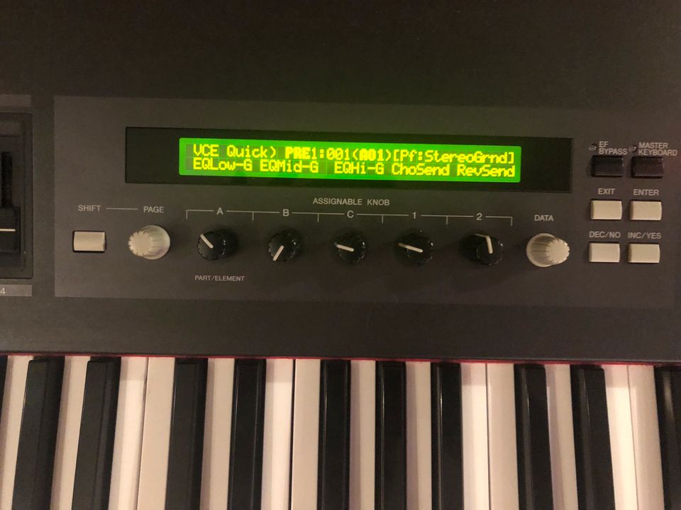 Yamaha S80 Synthesizer in Grünwald