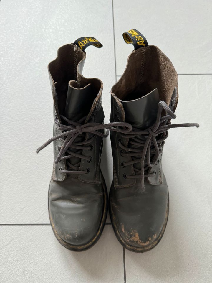 Dr. Martens Damenschuhe Boots Gr. 39 Used in Salzgitter