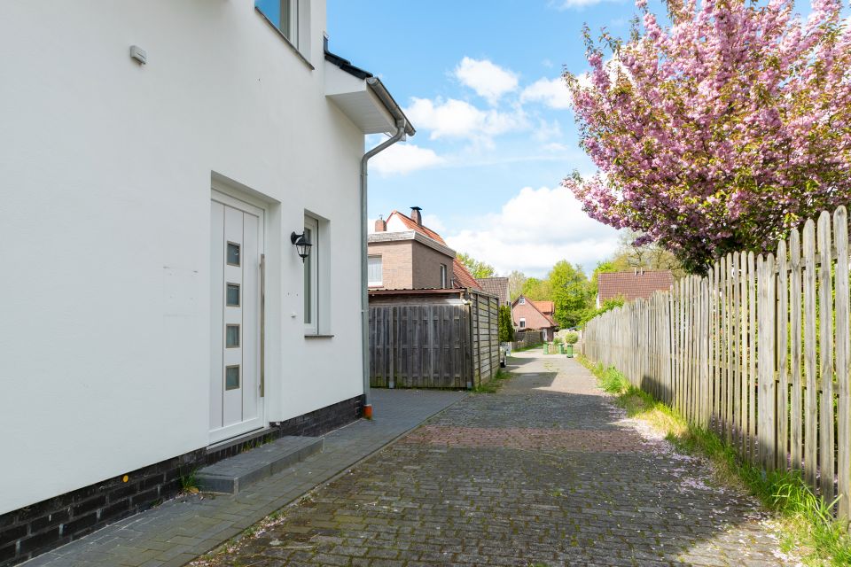 Vermietetes (Neubau-) Einfamilienhaus in ruhiger, satdtnaher Lage und solider Rendite zu verkaufen! in Oldenburg