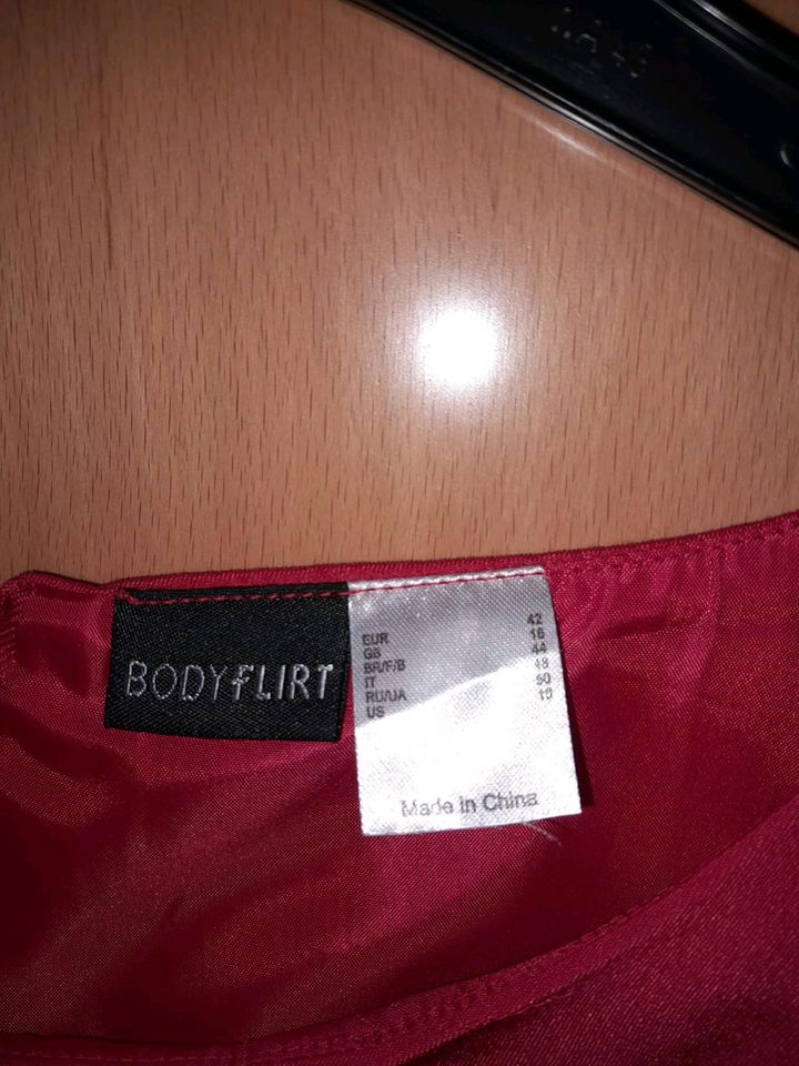 Cocktailkleid/Sommerkleid/Partykleid Body flirt 42, rot in Bissendorf