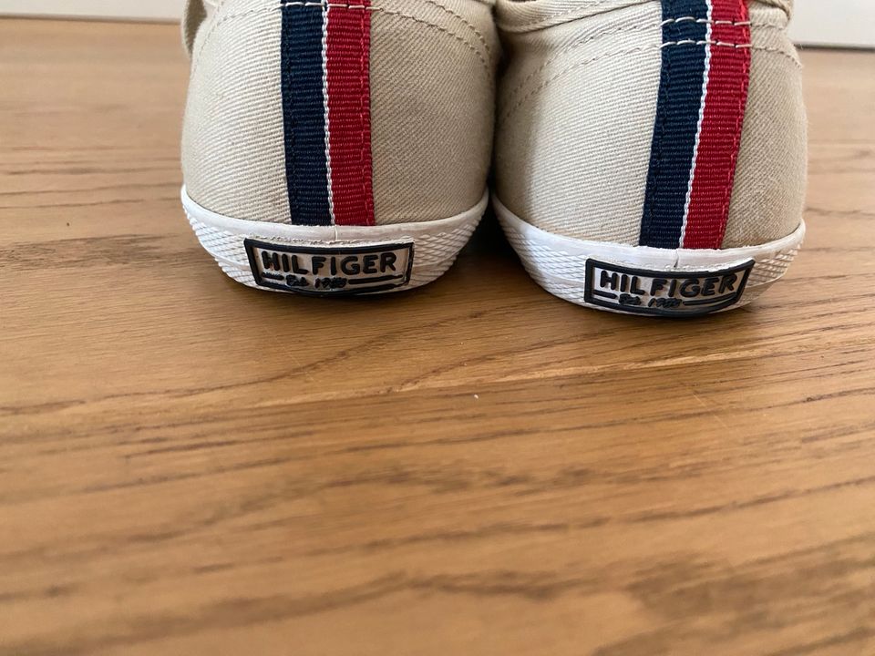 Tommy Hilfiger Sneaker / Stoffschuhe beige Größe 37 in Bremen