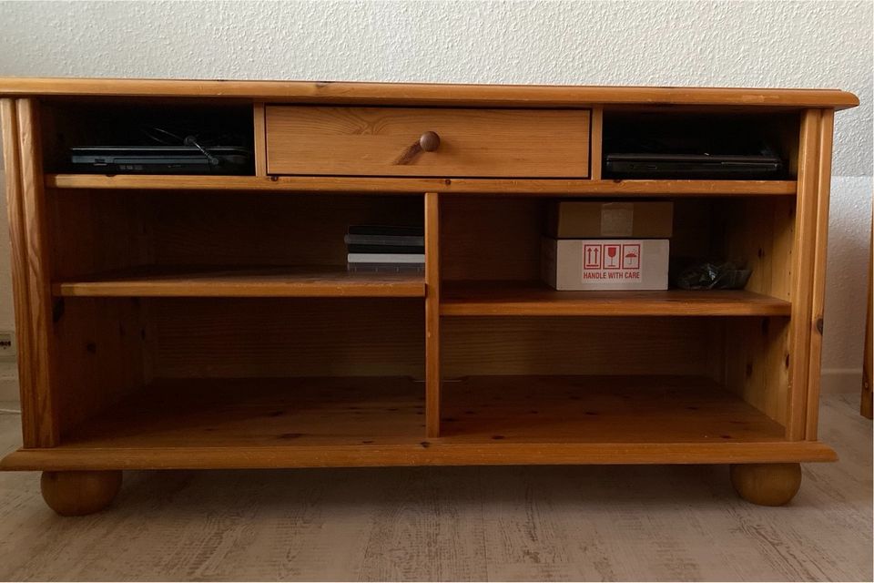 Phonoschrank ohne Inhalt von Ikea in Gera