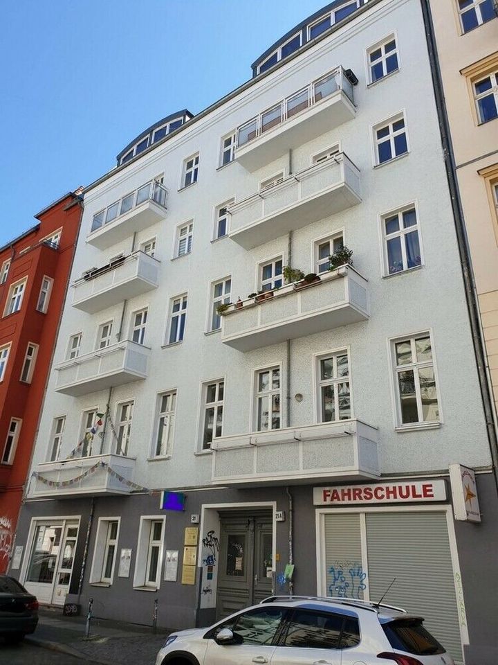 vermietetes Dachgeschoss mit Balkon in Berlin