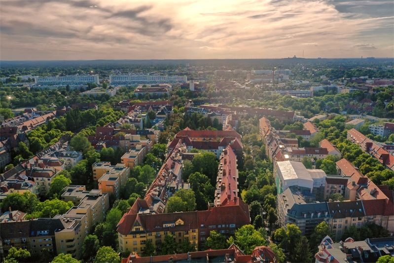 NEUER KP! - EXKLUSIVE 3 BIS 4 ZI.-GARTENWOHNUNG MIT ca.20QM ZIERGARTEN - dicht am Rüdesheimer Platz! in Berlin