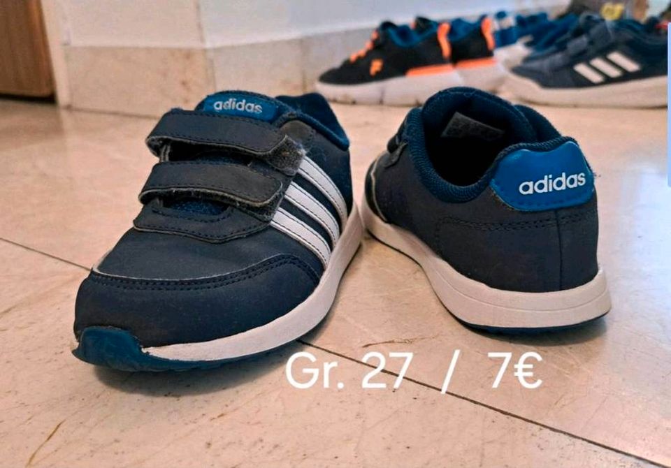 5€ jedes Paar Kinder Schuhe Adidas Nike 26 27 28 29 30 31 in Puchheim
