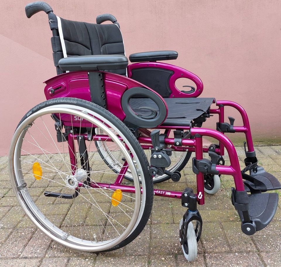Rollstuhl Adaptivrollstuhl Aktivrollstuhl Alu 48 cm Lila Pink in Mülheim (Ruhr)
