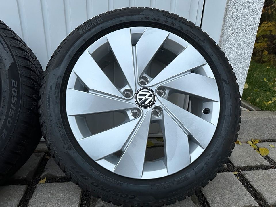 VW Golf Belmont Winterreifen Alufelgen 5H0601025B 205/50R17 5x112 in Chemnitz