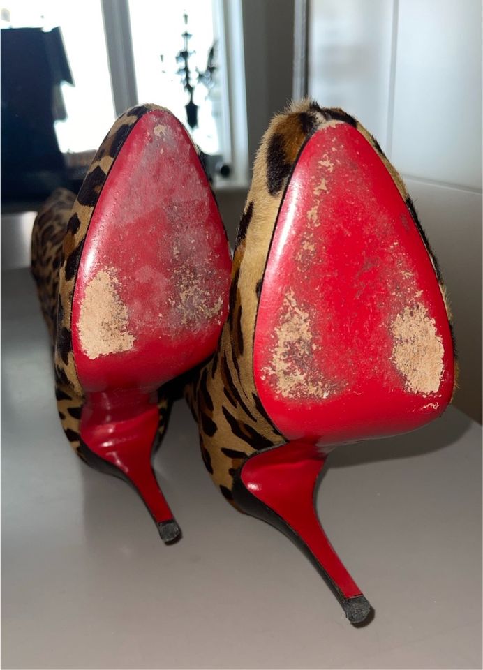 Christian Louboutin Alta Ariella Leopard Print Boots Gr.38 in Hamburg