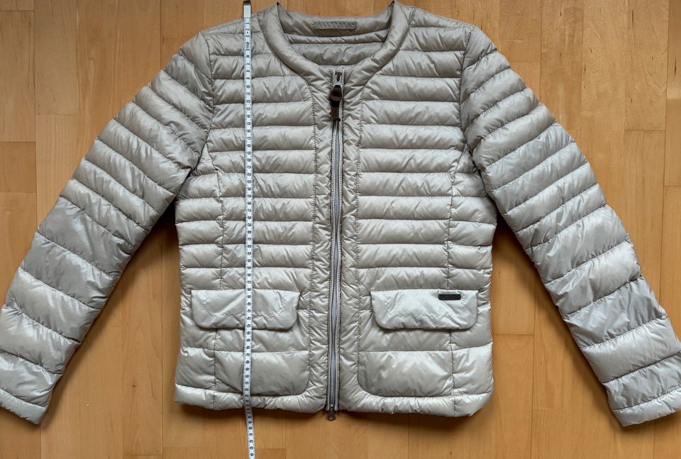 Woolrich gesteppte Daunenjacke Creme Champagner Gr. M in Hannover