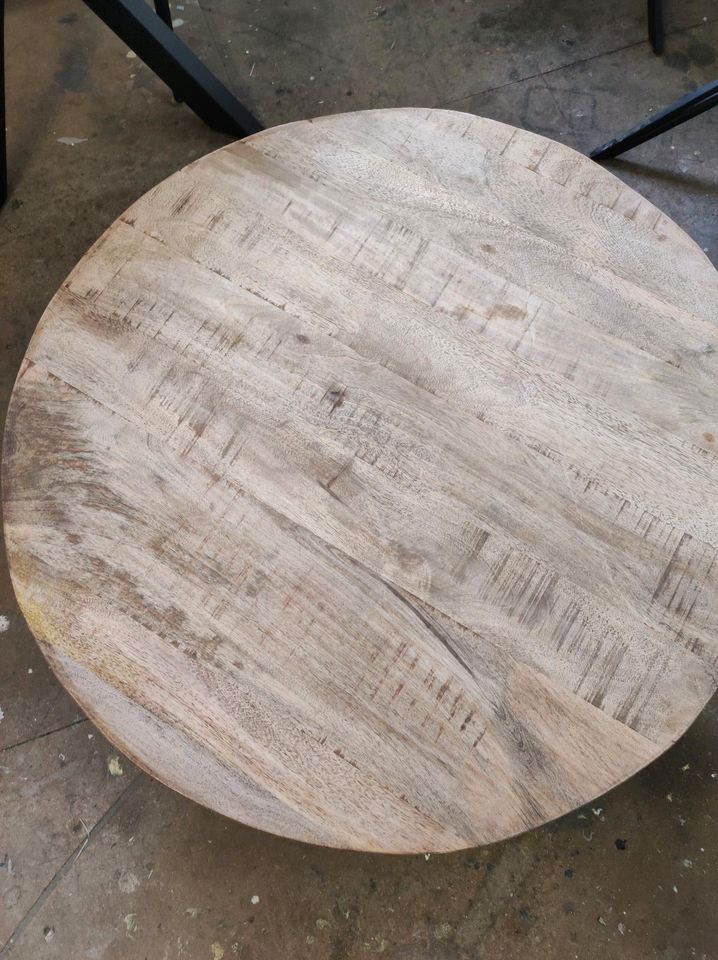 Couchtisch Mangoholz Massiv 90 cm Beistelltisch in Mammendorf