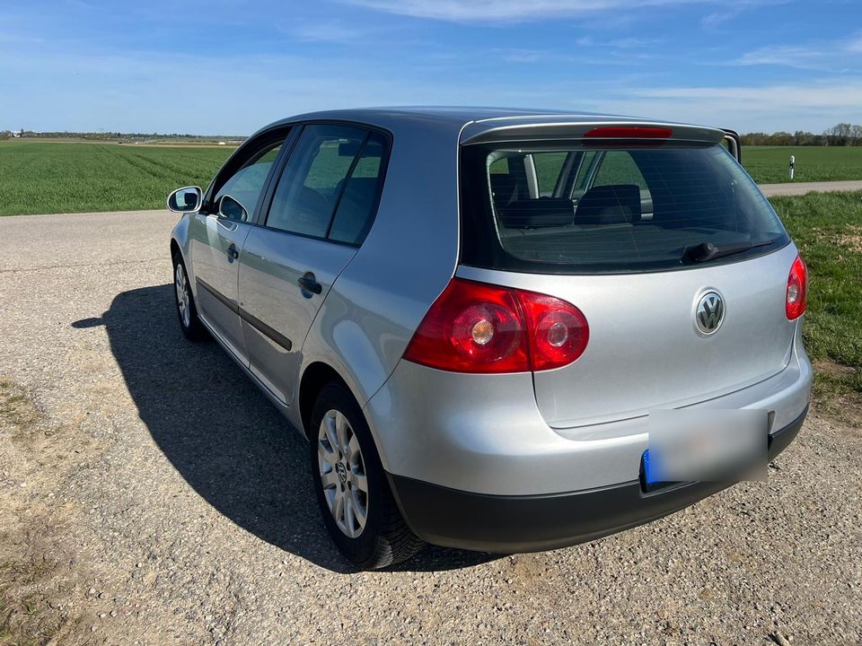 Volkswagen Golf 5 in Fürstenfeldbruck