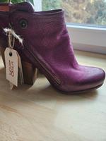 A.S.98 Stiefelette - dunkles Lila - Gr. 39 - neuwertig Hessen - Bischofsheim Vorschau