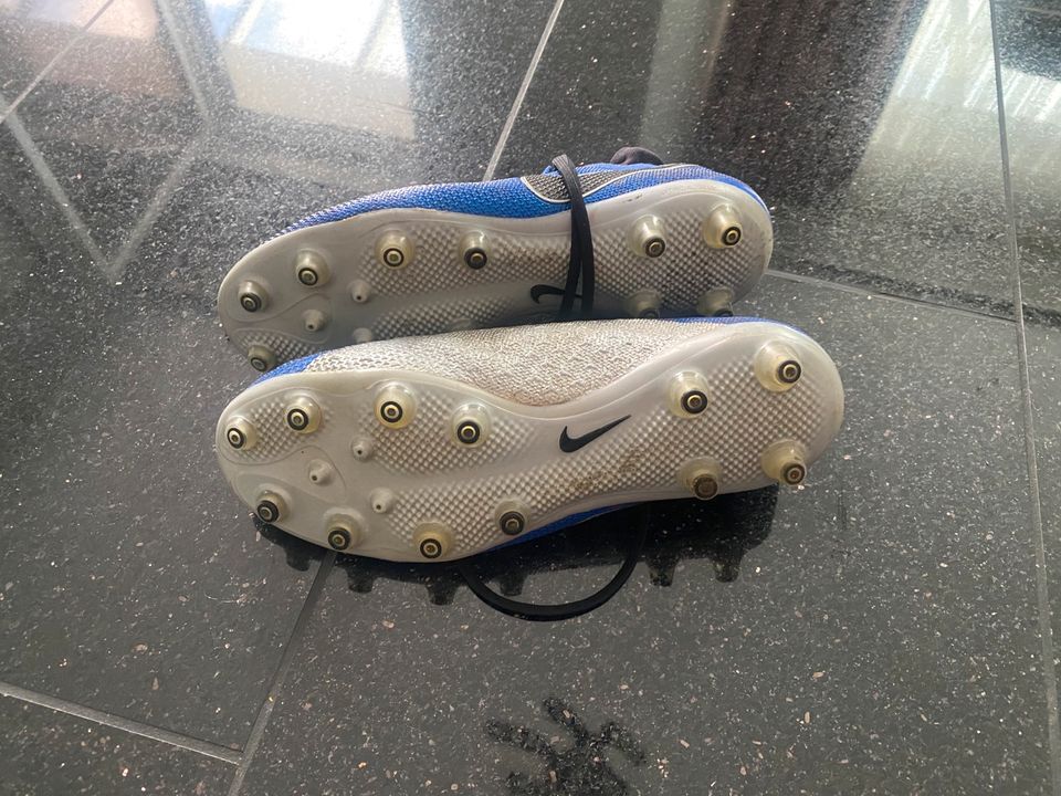Nike Phantom ghost Fußball Schuhe Größe 41 in Kaufering