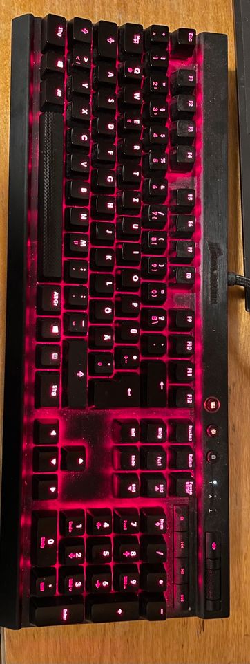 Corsair K70 vengeance mechanical keyboard in Oberschleißheim