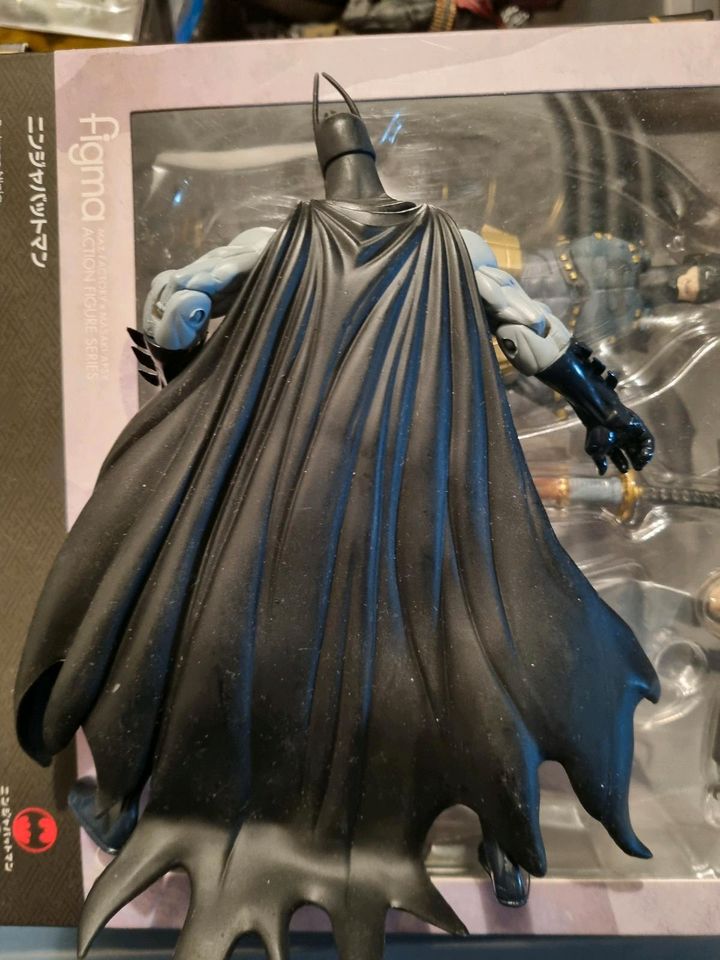 Batman Figur in Schönebeck (Elbe)