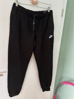 Nike Jogginghose XL 44 46 Fleece schwarz NEU Jogger Hose Sweat Nordrhein-Westfalen - Brilon Vorschau