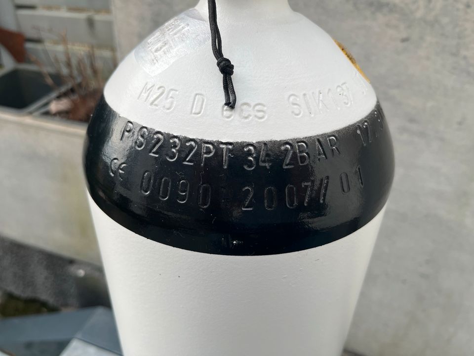 10 Liter Tauchflasche/Pressluftflasche mit Doppelventil Nautec in Leichlingen