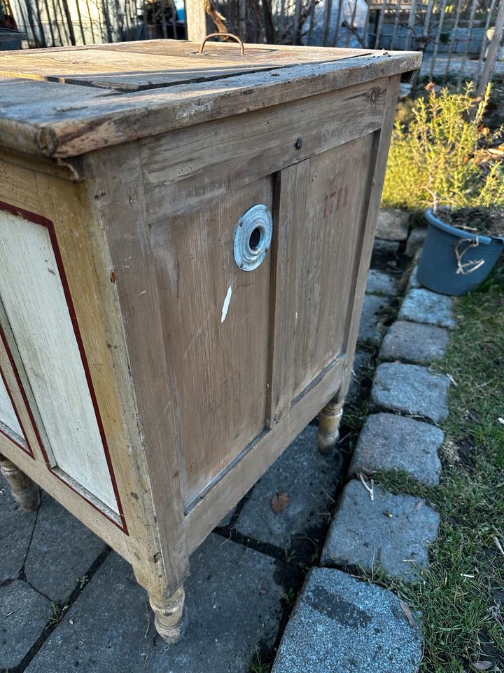 Kühlschrank Antik Schrank Shabby Original in München