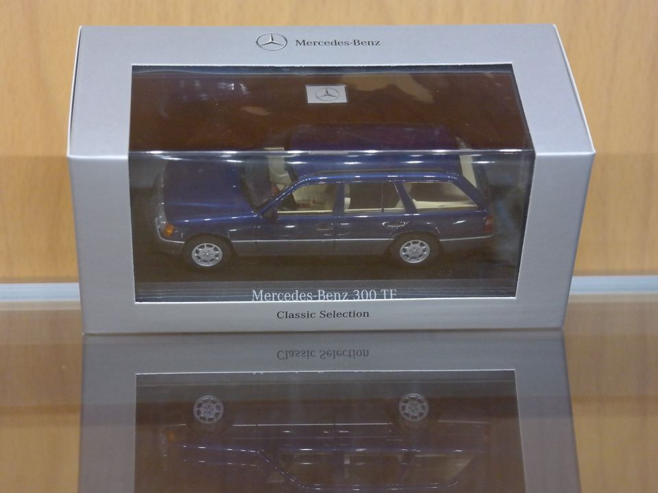 Minichamps 1:43 Mercedes-Benz 300TE (S124) (1991) – nautikblau - in Freital