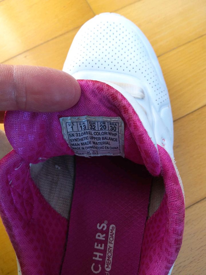 Skechers Größe 32 Mädchen Sneaker in Konnersreuth