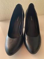Nagelneue Graceland Hochfront Nieten - Pumps in schwarz Baden-Württemberg - Weinstadt Vorschau