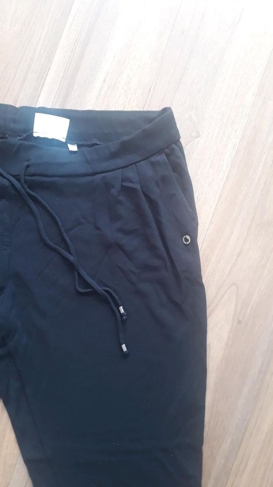 Bundfalten Joggpants Gr 44/46 schwarz in Nürnberg (Mittelfr)