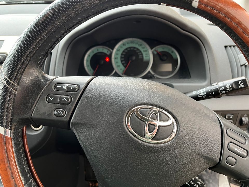 Toyota corolla Verso 1.8 RECHTS LENKRAD UK BRIEF in Zwickau