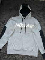 Nike Sweatshirt/ Pullover große S neuwertig Berlin - Reinickendorf Vorschau