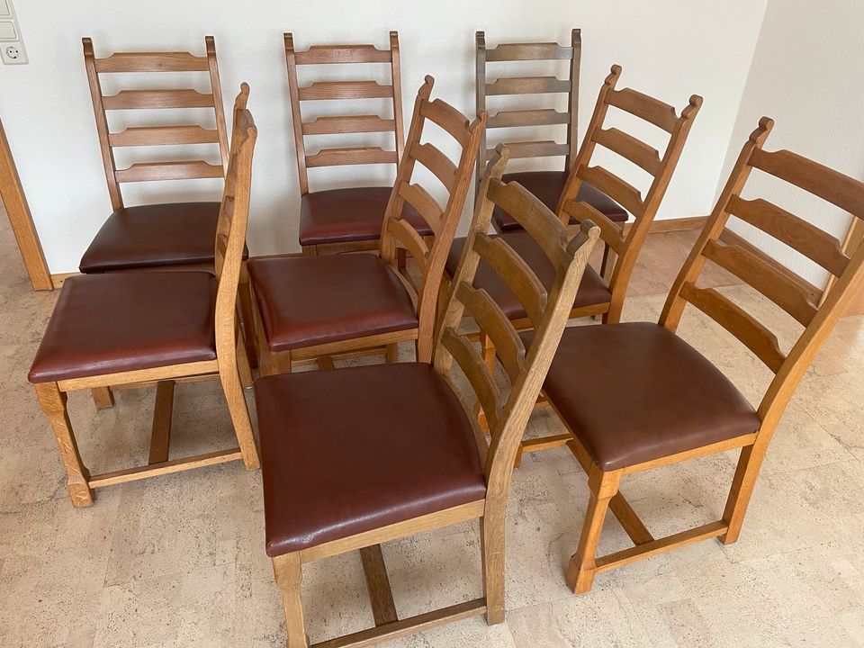 hochwertiger Esszimmertisch mit 2 Einsteckenden und 12 Stühle in Ebstorf