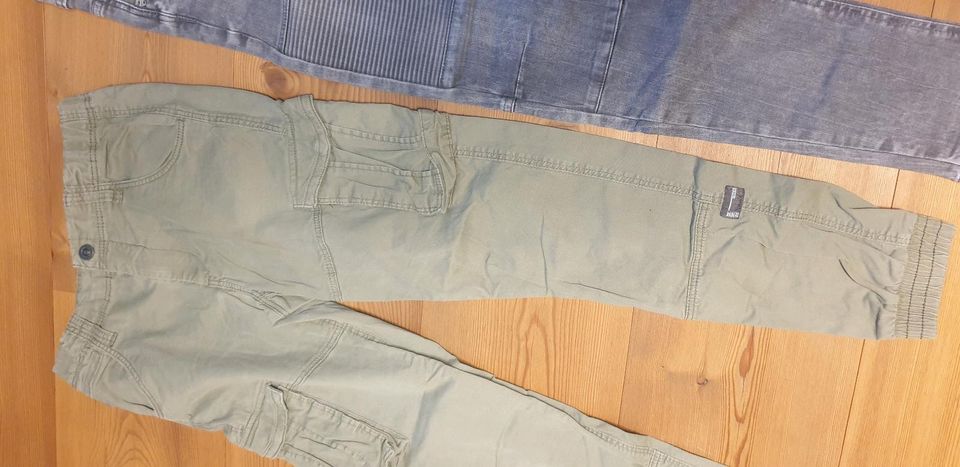 Kleiderpaket 3 Hosen Jungs gr. 158 Cargohose Jeans in Lampertheim