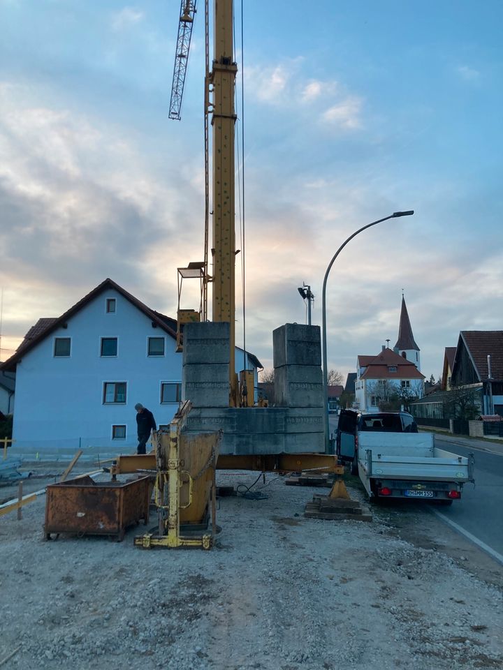 Baukran Mietkran Liebherr 20k in Greding