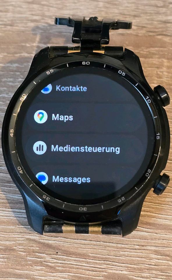 Smartwatch TicWatch Pro 3 GPS mit Zubehör in Ansbach