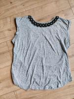 Graues T-Shirt mit Steinchen, Größe 38 Eimsbüttel - Hamburg Eimsbüttel (Stadtteil) Vorschau