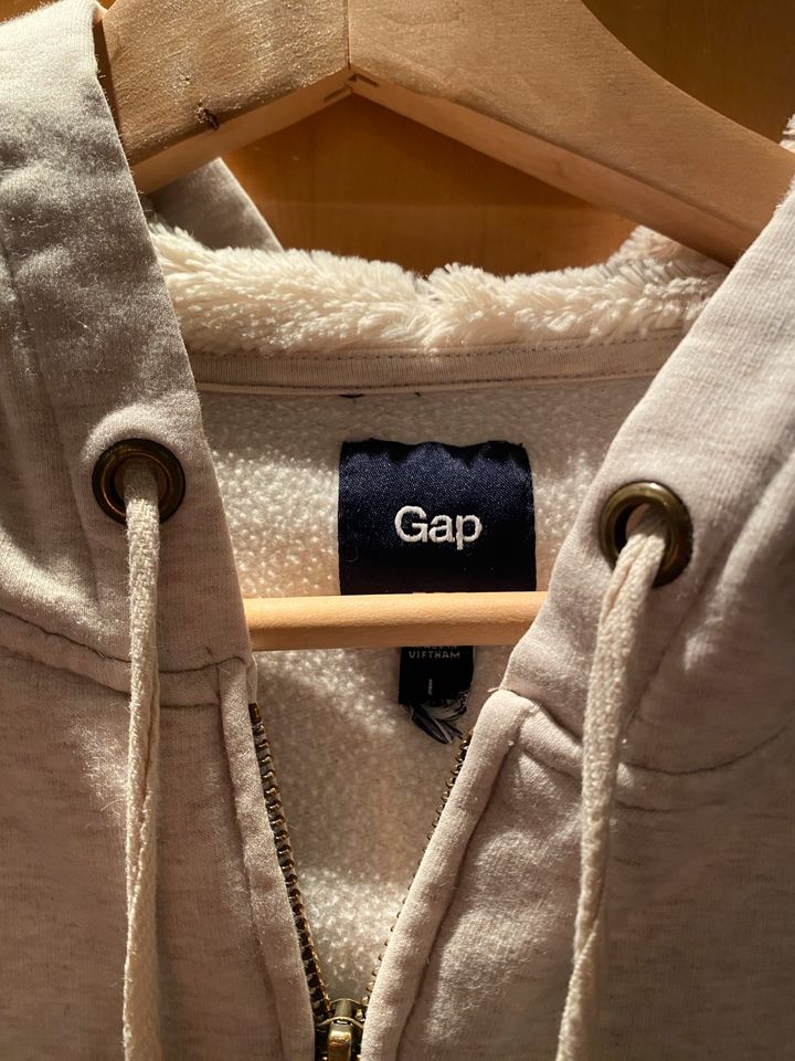 Kaputzenjacke beige von GAP in Gr. L in Steimbke