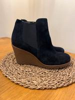 Schuhe mit Keilabsatz dunkelblau (Leder) Düsseldorf - Bilk Vorschau