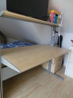 Platzsparender Schreibtisch mit zwei verstellbaren Regalböden Köln - Lindenthal Vorschau