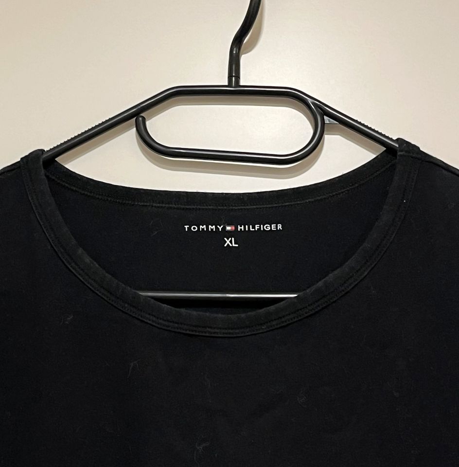 Tommy Hilfiger T-Shirt in schwarz , Größe XL in Stade