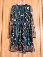 Zartes Kleid mit Blüten-Overlay Gr. S❣️neu❣️ Sachsen - Riesa Vorschau